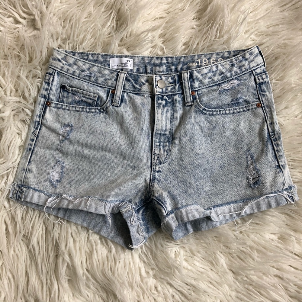 GAP 1969 Slim Cut-Off Maddie Distress Denim Shorts